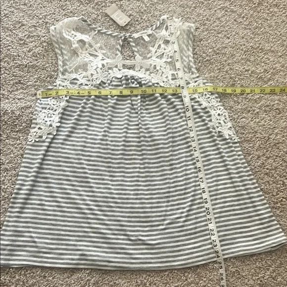 Maurices NWT⭐️Gray & White Lace Tank Top - Picture 7 of 10